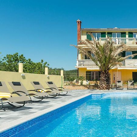 Crowonder Sun&Fun Holiday House With Large Swimming Pool, Playroom And Garden Bibinje Kültér fotó