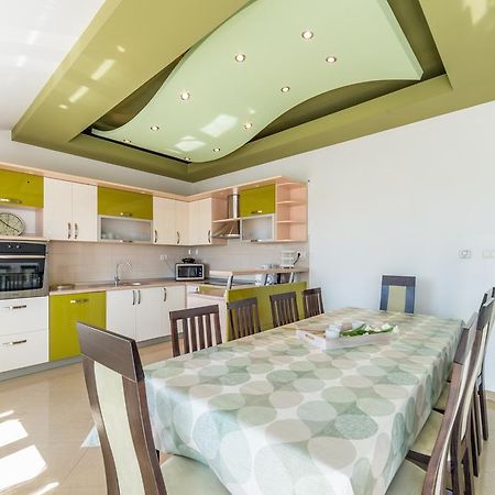 Crowonder Sun&Fun Holiday House With Large Swimming Pool, Playroom And Garden Bibinje Kültér fotó