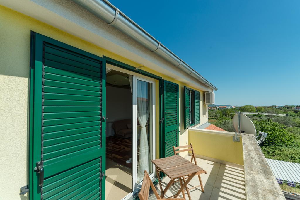 Crowonder Sun&Fun Holiday House With Large Swimming Pool, Playroom And Garden Bibinje Kültér fotó