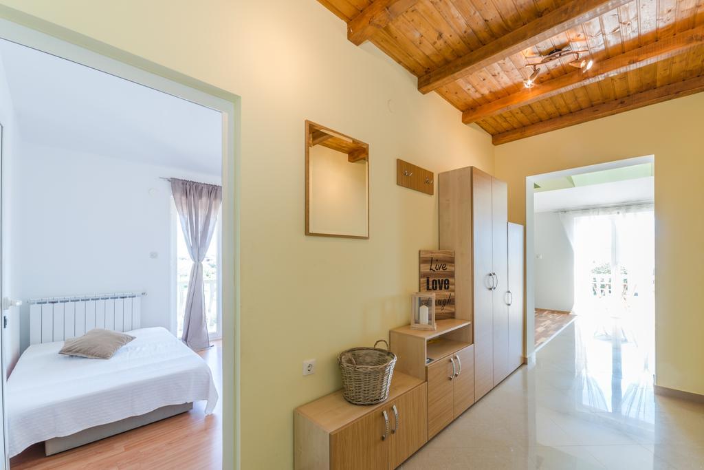 Crowonder Sun&Fun Holiday House With Large Swimming Pool, Playroom And Garden Bibinje Kültér fotó