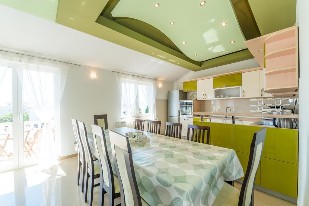 Crowonder Sun&Fun Holiday House With Large Swimming Pool, Playroom And Garden Bibinje Kültér fotó