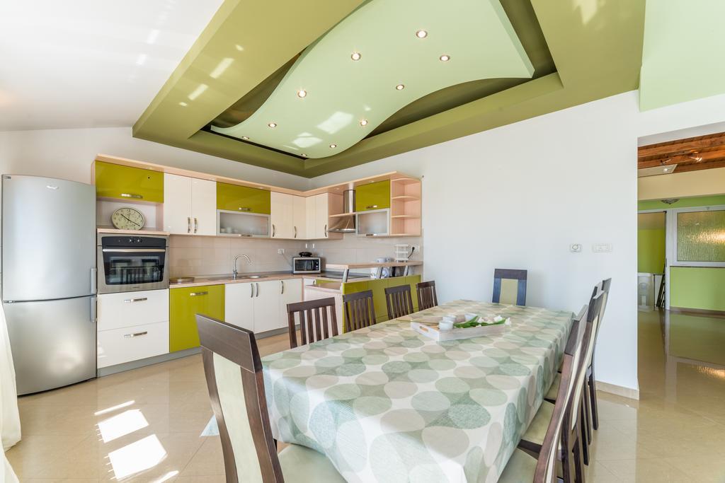 Crowonder Sun&Fun Holiday House With Large Swimming Pool, Playroom And Garden Bibinje Kültér fotó