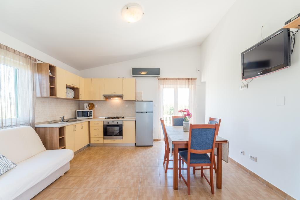Crowonder Sun&Fun Holiday House With Large Swimming Pool, Playroom And Garden Bibinje Kültér fotó