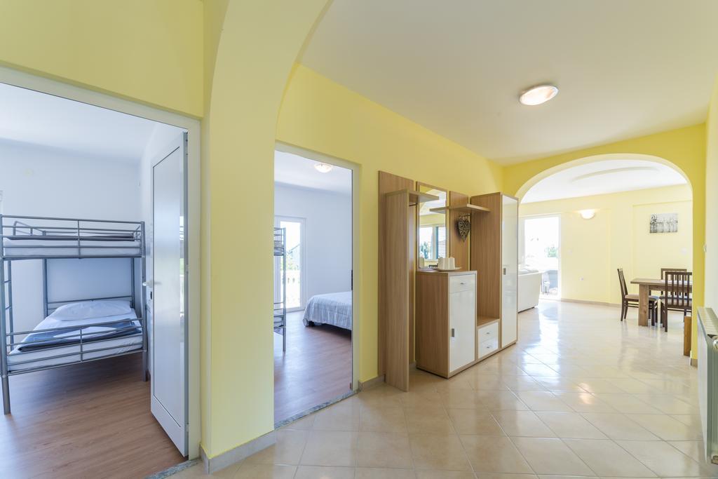 Crowonder Sun&Fun Holiday House With Large Swimming Pool, Playroom And Garden Bibinje Kültér fotó
