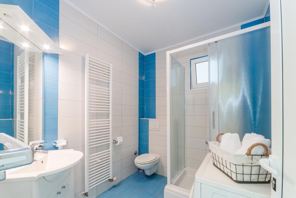 Crowonder Sun&Fun Holiday House With Large Swimming Pool, Playroom And Garden Bibinje Kültér fotó