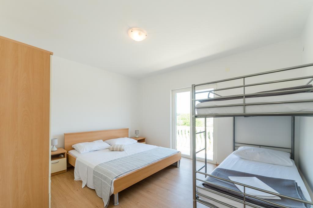 Crowonder Sun&Fun Holiday House With Large Swimming Pool, Playroom And Garden Bibinje Kültér fotó