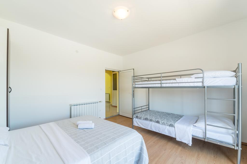 Crowonder Sun&Fun Holiday House With Large Swimming Pool, Playroom And Garden Bibinje Kültér fotó