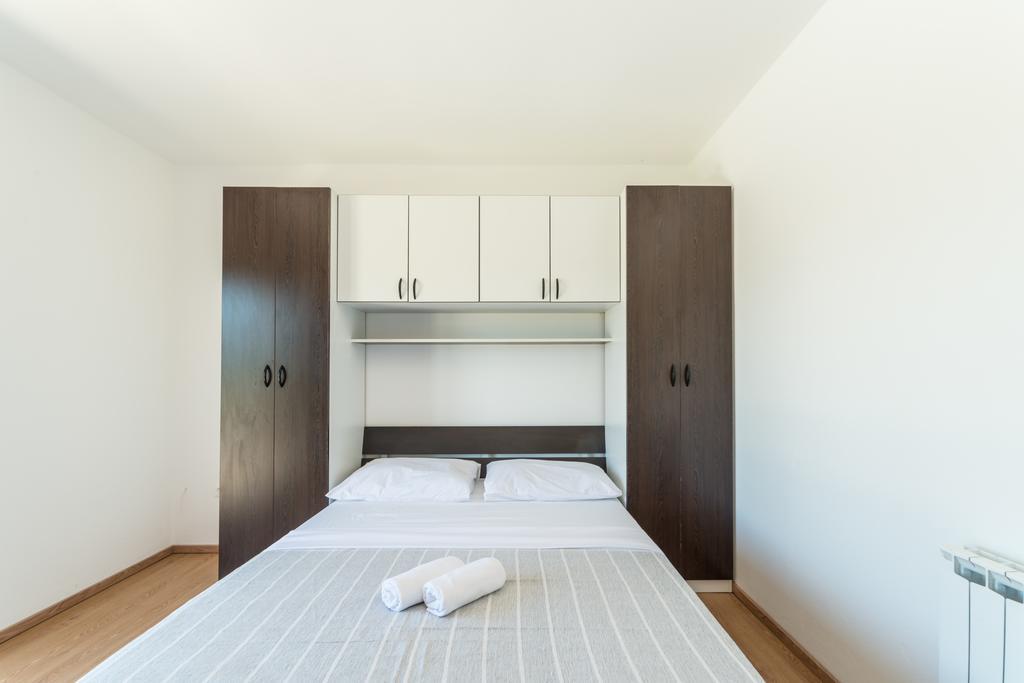 Crowonder Sun&Fun Holiday House With Large Swimming Pool, Playroom And Garden Bibinje Kültér fotó