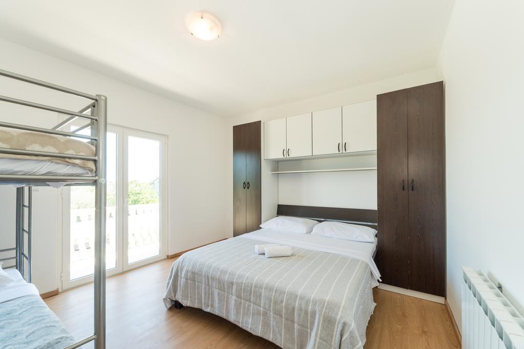 Crowonder Sun&Fun Holiday House With Large Swimming Pool, Playroom And Garden Bibinje Kültér fotó