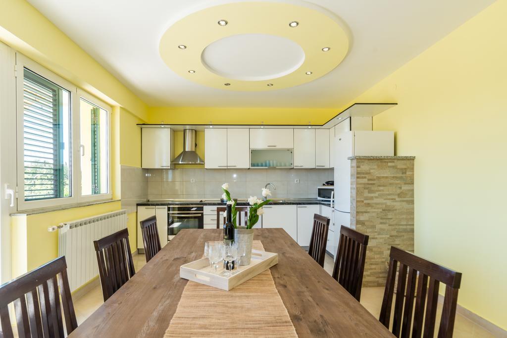Crowonder Sun&Fun Holiday House With Large Swimming Pool, Playroom And Garden Bibinje Kültér fotó