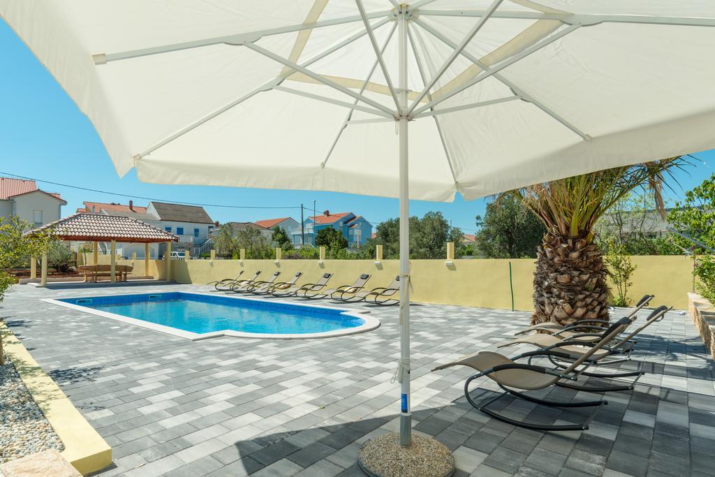 Crowonder Sun&Fun Holiday House With Large Swimming Pool, Playroom And Garden Bibinje Kültér fotó